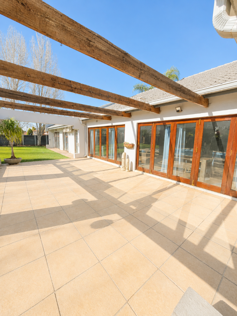 4 Bedroom Property for Sale in Flamwood North West